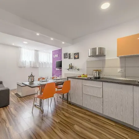 Apartment Eva- Modern Central Place Pula Exterior photo