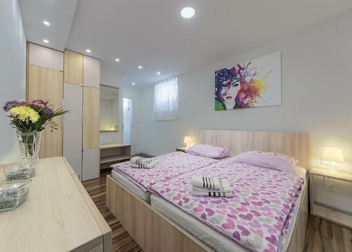 Apartment Eva- Modern Central Place