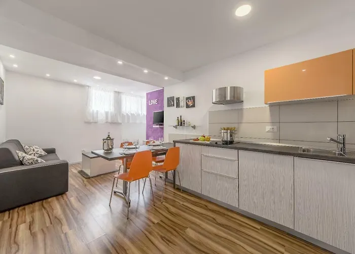 Apartment Eva- Modern Central Place