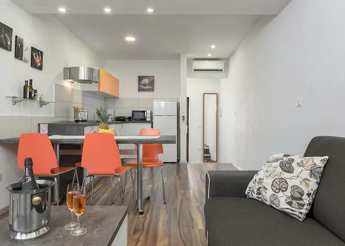 Apartment Eva- Modern Central Place