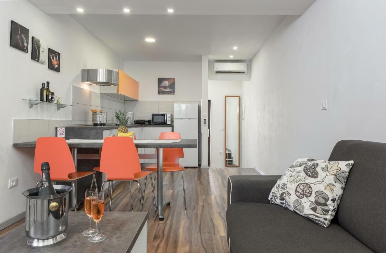 Eva- Modern Place Apartment *